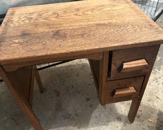FURNITURE VINTAGE CHILDS DESK