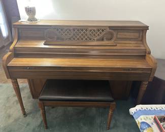 KIMBALL UPRIGHT PIANO