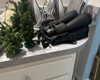 BINOCULARS IRON SMALL TREES