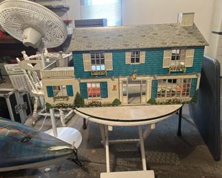 VINTAGE METAL DOLL HOUSE