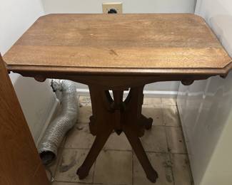 FURNITURE VINTAGE SIDE TABLE