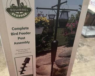 SQUIRREL STOPPER DELUXE BIRD FEEDER POLE SYSTEM NIB