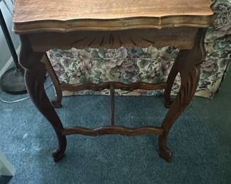 FURNITURE SIDE TABLE