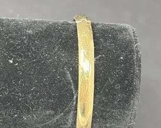 14K Gold Etched Hinged Bangle Bracelet 8 Grams