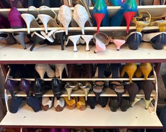WOMANS SHOES