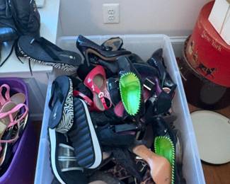 SHOES