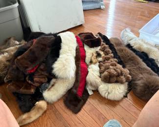 FUR ACCESSORIES