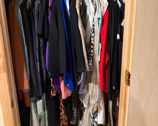 DRESSES & SUITS