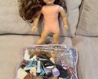 AMERICAN GIRL DOLLS & ACCESSORIES 