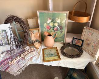 So much vintage decor unique items