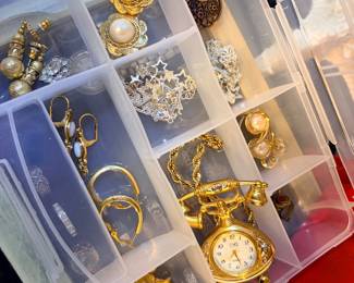 More vintage jewelry 