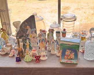 Picture of figurines