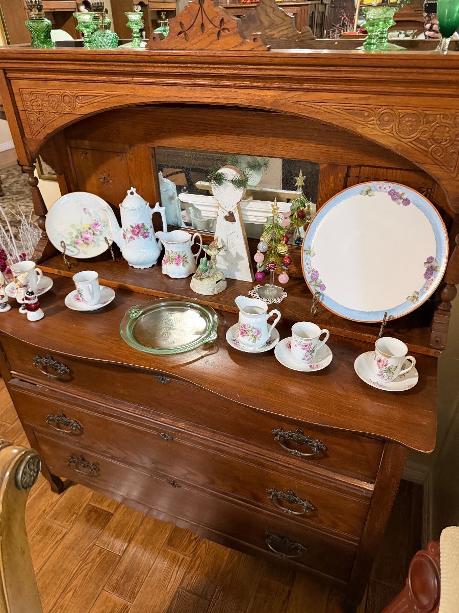Retro Betties Estate Sales