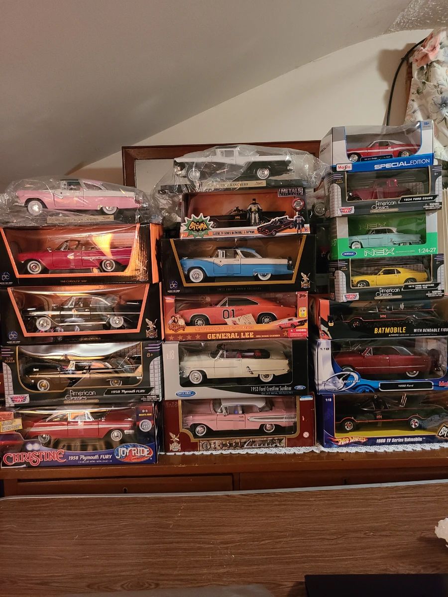 Die-cast classic cars multiple scales