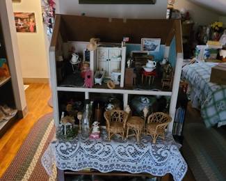 Dollhouse fully furnished!!!!!