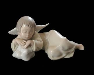 Lladro Porcelain Figurine - "Angel Thinking"