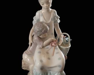 Lladro "My Two Girls Picking Flowers" Figurine
