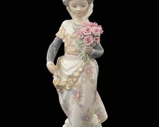Lladro "Valencian Girl with Flowers" Porcelain Figurine