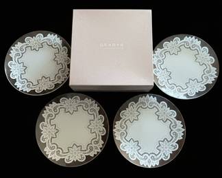 Gearys of Beverly Hills Glass Doily Plate Set