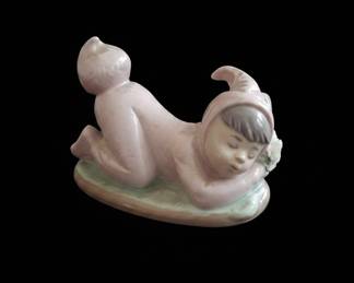 Lladro Porcelain Figurine - Fairy Sleeping in Leaf Bed