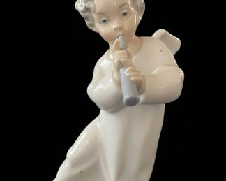 Lladro Porcelain Figurine - Angel with Flute #4540