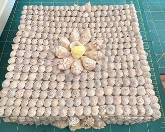 Vintage Hand Crafted Sea Shells Trinklet Box