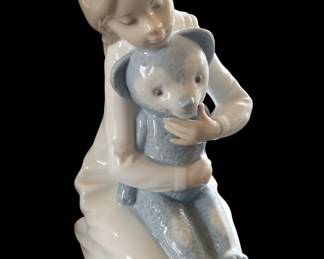 Lladro Porcelain Figurine 'Little Bear Hug'