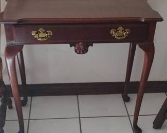 Vintage Mahogany Queen Anne Style Console Table with Shell Carving