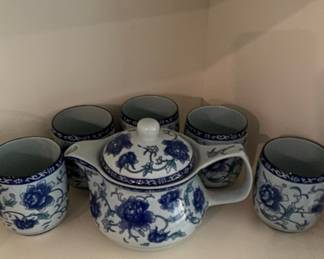 Blue and White Floral Porcelain Teapot Set with Cups