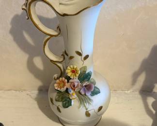 Capodimonte Porcelain Small Vase with Applied Flowers
