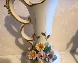 Capodimonte Porcelain Small Vase with Applied Flowers