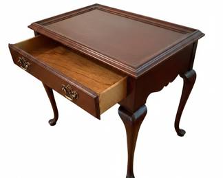 Vintage Mahogany Queen Anne Style Tea Table with 2 pull out trays and Cabriole Legs