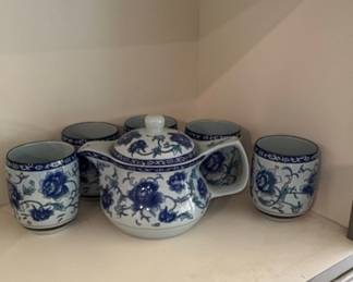 Blue and White Floral Porcelain Teapot Set with Cups