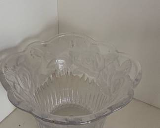 Mikasa Studio Nova "Winter Rose" Crystal Vase/Planter