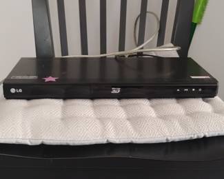 LG BP430 Blu-ray 3D Player