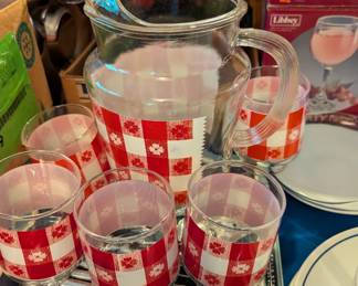 1950's Federal Glass white daisy gingham pattern