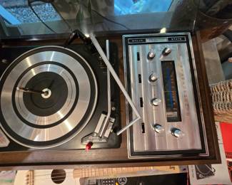 Gerrard Model 2025 TC Auto turntable (original instruction booklet included)