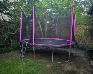 Trampoline with safety net