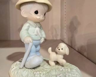 1988 Enesco PRECIOUS MOMENTS "We need a good friend through the ruff times" 520810