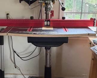For complete description & to bid on this item, please go to https://ctbids.com/estate-sale/44938