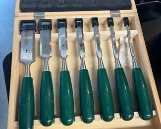 For complete description & to bid on this item, please go to https://ctbids.com/estate-sale/44938