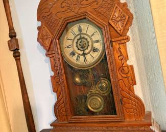 Antique mantel clock
