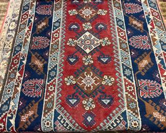 Rug 4’ 7”x 7’8”