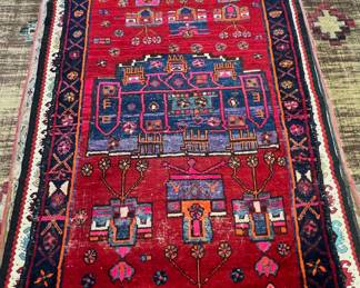 Rug 4’ 2” x 7’ 4”