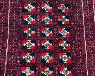 Rug 3’ 4”x 4’ 9”