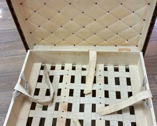 Quilted inside lid