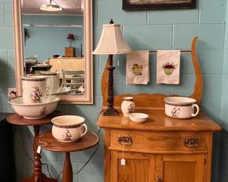 Oak washstand, candlestand tables
