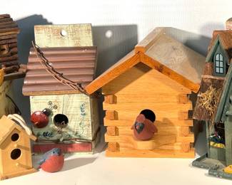 Many sweet bird houses