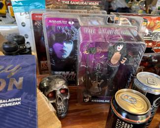 Kiss action, figures