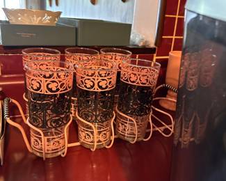 MCM Anchor hocking tumblers with carrier